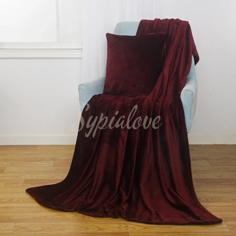 koc bordowy z mikrofibry 160x200 w fale.webp