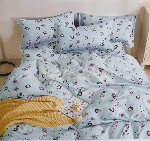 Komplet pościeli 160x200 bawełnianej niebieska w drobne kwiatki.webp